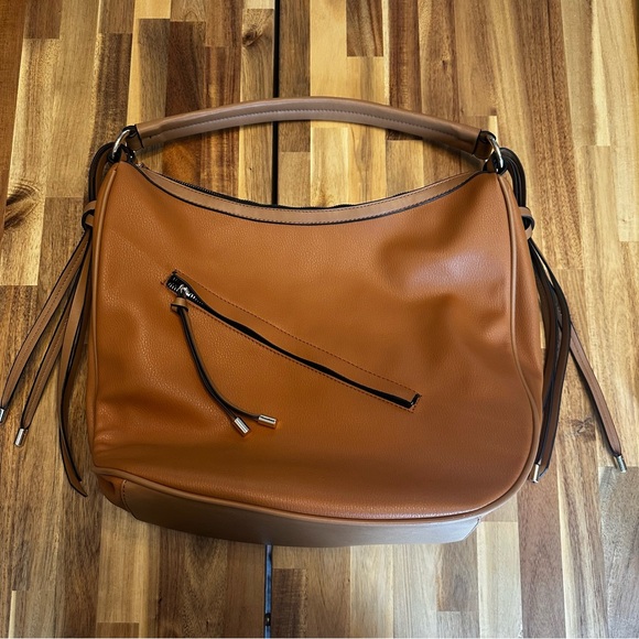 Malibu Skye: Lianne Top Zip Hobo Vegan Leather Shoulder‎ Bag NWOT - Picture 5 of 13
